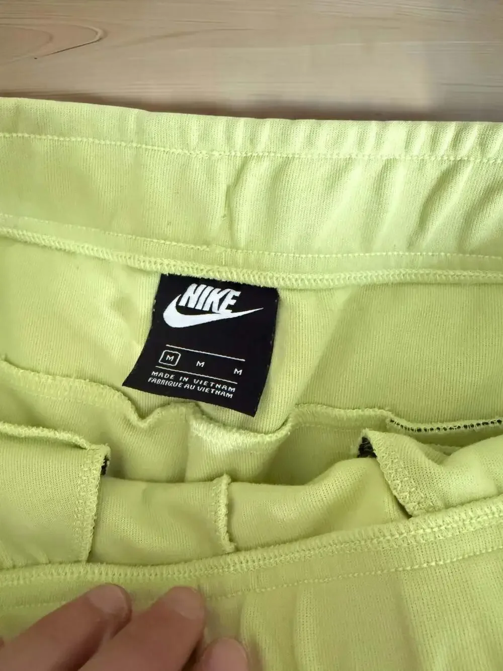 Nike Sportswear Fleece Shorts in Lemon Twist, Size M